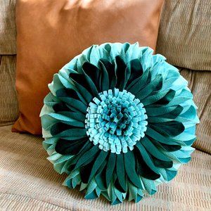 Decorative Sunflower Throw Pillow